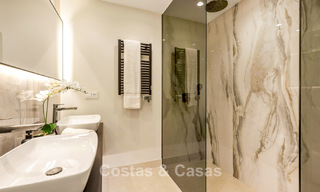 Prestigieux appartement avec jardin à vendre dans un complexe balnéaire de première ligne sur le nouveau Golden Mile entre Marbella et le centre d'Estepona 56621 