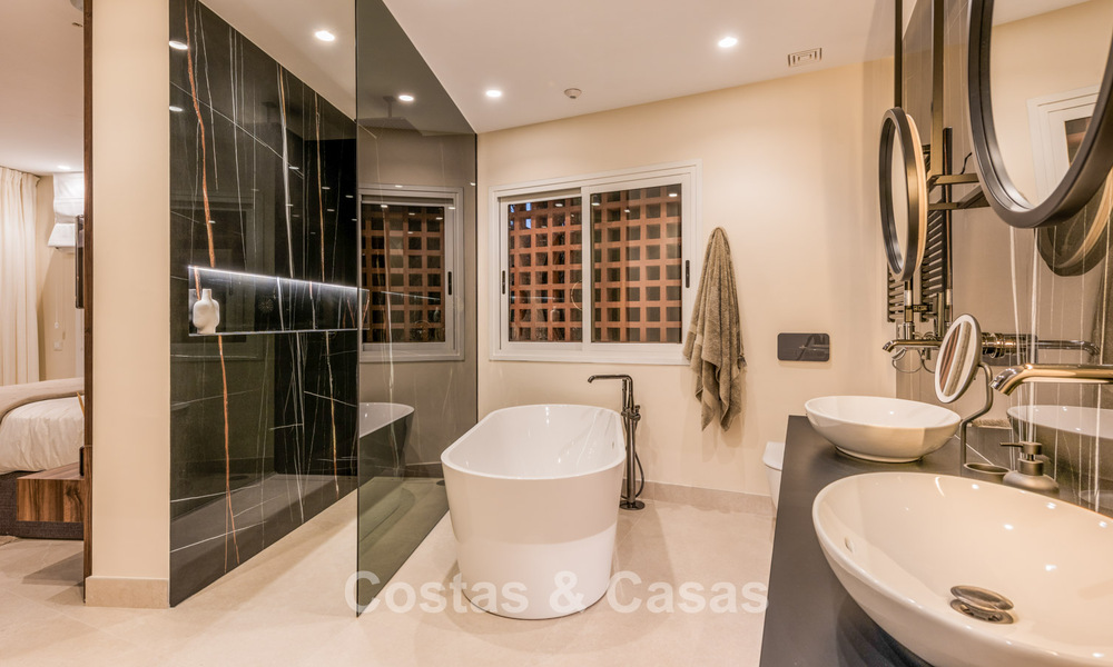 Prestigieux appartement avec jardin à vendre dans un complexe balnéaire de première ligne sur le nouveau Golden Mile entre Marbella et le centre d'Estepona 56640