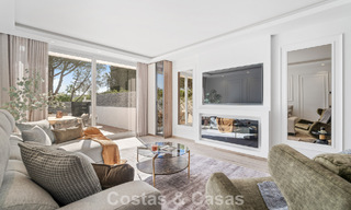 Maison mitoyenne rénovée dans un complexe fermé, en bordure du golf Aloha, à distance de marche du clubhouse à Nueva Andalucia, Marbella 56584 