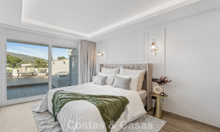Maison mitoyenne rénovée dans un complexe fermé, en bordure du golf Aloha, à distance de marche du clubhouse à Nueva Andalucia, Marbella 56591 
