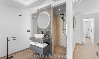 Maison mitoyenne rénovée dans un complexe fermé, en bordure du golf Aloha, à distance de marche du clubhouse à Nueva Andalucia, Marbella 56592 
