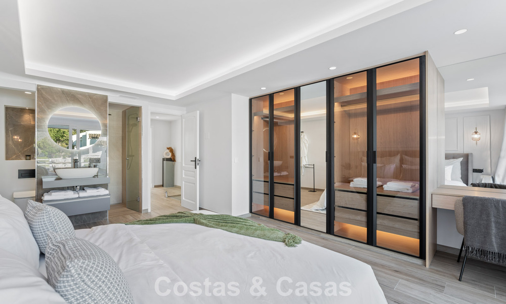 Maison mitoyenne rénovée dans un complexe fermé, en bordure du golf Aloha, à distance de marche du clubhouse à Nueva Andalucia, Marbella 56596