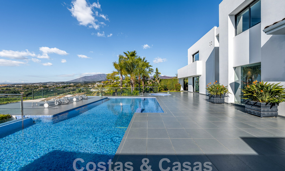 Villa contemporaine de luxe à vendre avec vue sur la mer dans un complexe de golf cinq étoiles à Marbella - Benahavis 56754