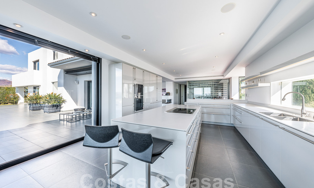 Villa contemporaine de luxe à vendre avec vue sur la mer dans un complexe de golf cinq étoiles à Marbella - Benahavis 56758