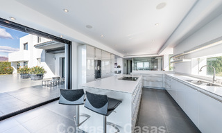 Villa contemporaine de luxe à vendre avec vue sur la mer dans un complexe de golf cinq étoiles à Marbella - Benahavis 56758 