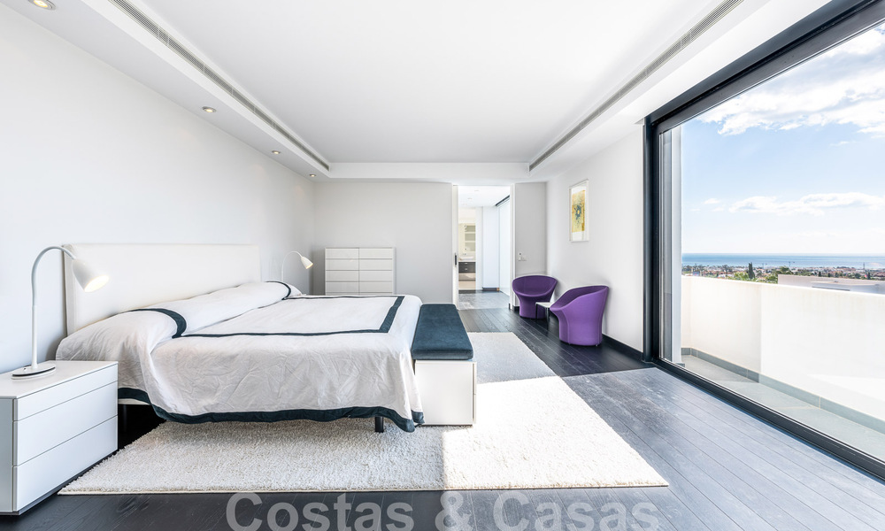 Villa contemporaine de luxe à vendre avec vue sur la mer dans un complexe de golf cinq étoiles à Marbella - Benahavis 56761