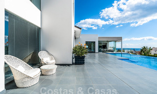 Villa contemporaine de luxe à vendre avec vue sur la mer dans un complexe de golf cinq étoiles à Marbella - Benahavis 56764 