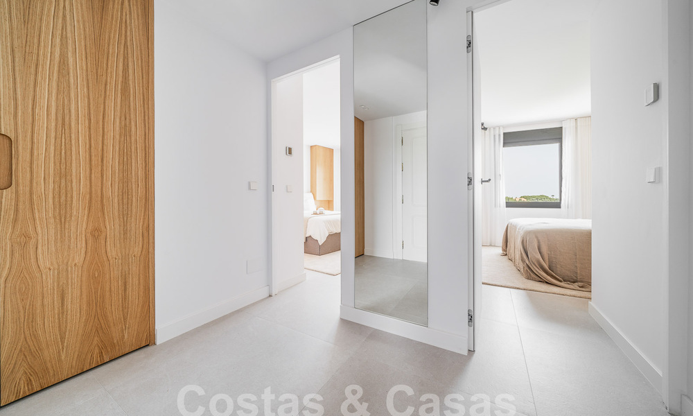 Penthouse de luxe de style scandinave entièrement rénové à vendre avec terrasse spacieuse, sur le Golden Mile de Marbella 56816