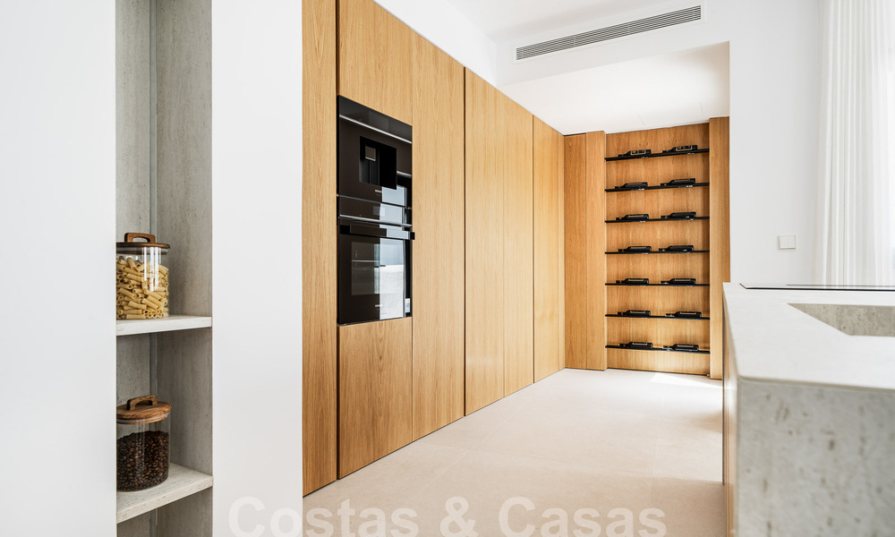 Penthouse de luxe de style scandinave entièrement rénové à vendre avec terrasse spacieuse, sur le Golden Mile de Marbella 56821