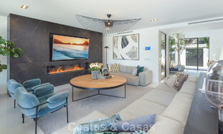 Villa de luxe, moderne et symétrique à vendre à deux pas des terrains de golf de la vallée de Nueva Andalucia, Marbella 56177 