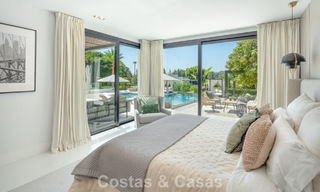 Villa de luxe, moderne et symétrique à vendre à deux pas des terrains de golf de la vallée de Nueva Andalucia, Marbella 56185 