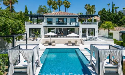Villa de luxe, moderne et symétrique à vendre à deux pas des terrains de golf de la vallée de Nueva Andalucia, Marbella 56193