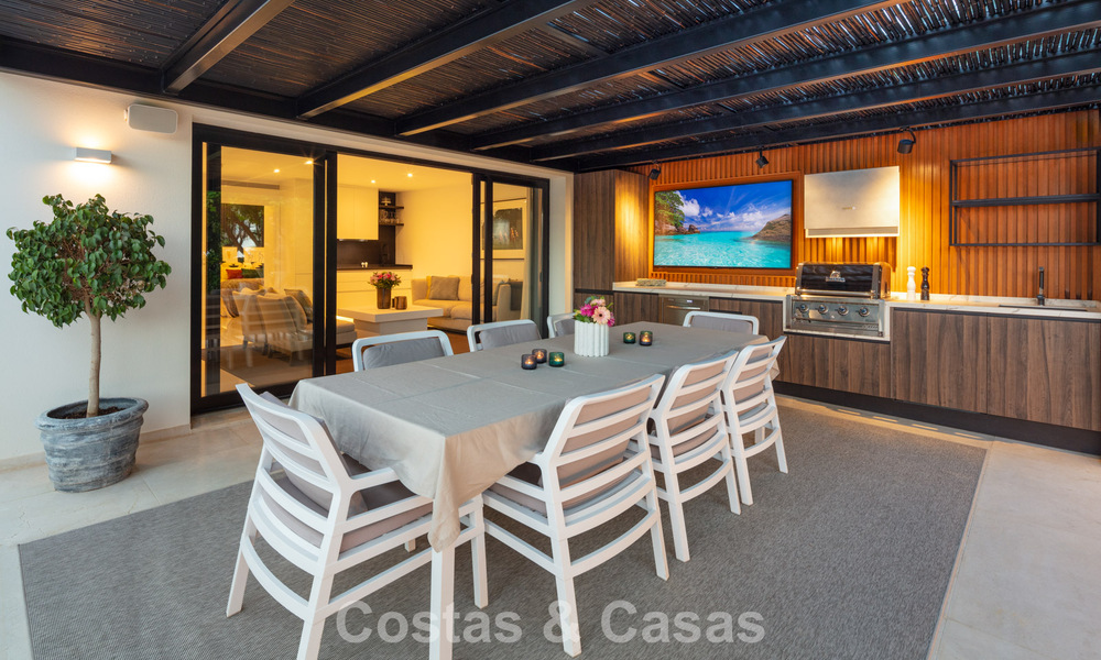Villa de luxe, moderne et symétrique à vendre à deux pas des terrains de golf de la vallée de Nueva Andalucia, Marbella 56214