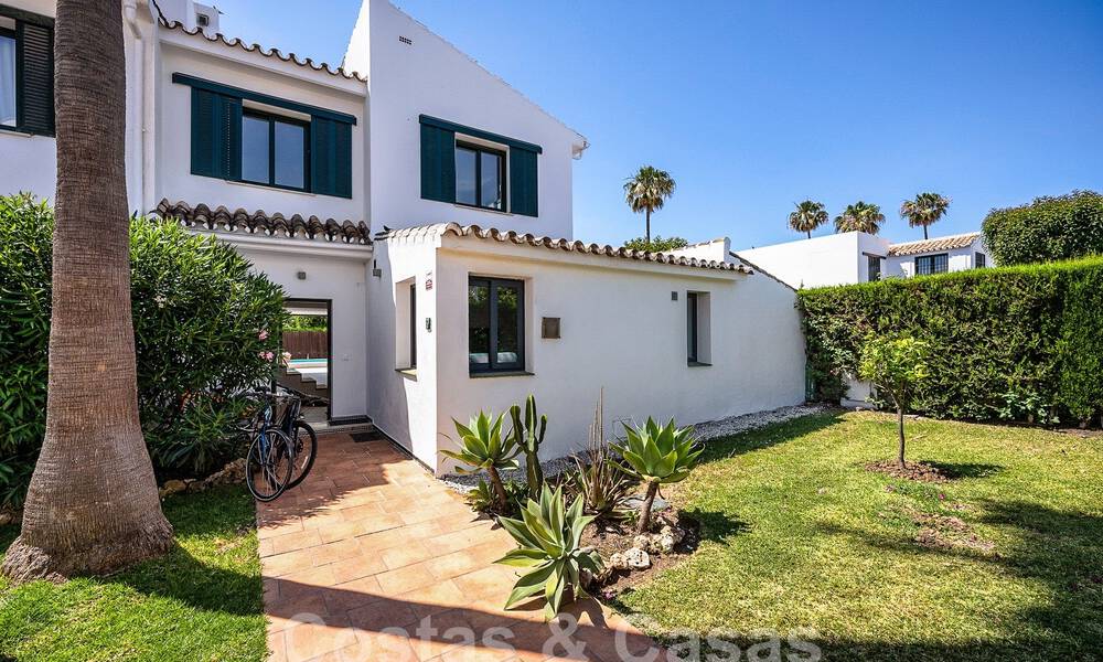 Superbe propriété de luxe à vendre avec piscine privée, à distance de marche de la plage et du centre de San Pedro, Marbella 56780