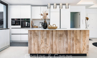 Superbe propriété de luxe à vendre avec piscine privée, à distance de marche de la plage et du centre de San Pedro, Marbella 56801 