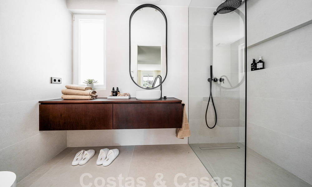 Appartement de luxe à vendre, prêt à être emménagé, avec terrasse et vue sur la mer à Marbella - Benahavis 57281