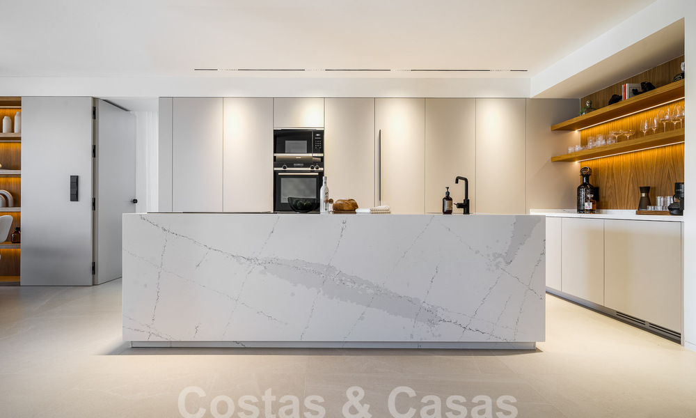 Appartement de luxe à vendre, prêt à être emménagé, avec terrasse et vue sur la mer à Marbella - Benahavis 57301