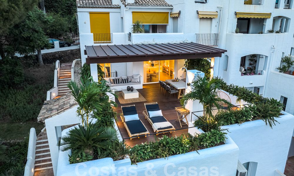 Appartement de luxe à vendre, prêt à être emménagé, avec terrasse et vue sur la mer à Marbella - Benahavis 57313
