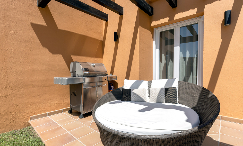 Villa jumelée élégamment rénovée à vendre avec grande piscine privée à Marbella - Benahavis 56384