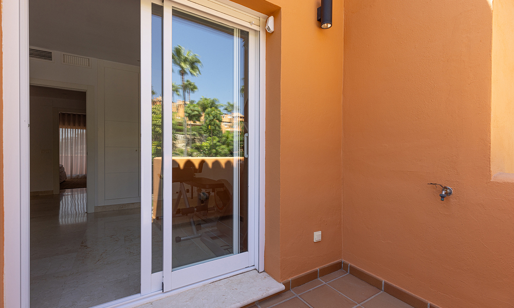 Villa jumelée élégamment rénovée à vendre avec grande piscine privée à Marbella - Benahavis 56398