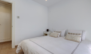 Villa jumelée élégamment rénovée à vendre avec grande piscine privée à Marbella - Benahavis 56399 