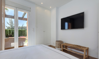 Villa jumelée élégamment rénovée à vendre avec grande piscine privée à Marbella - Benahavis 56400 