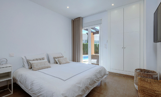 Villa jumelée élégamment rénovée à vendre avec grande piscine privée à Marbella - Benahavis 56401 