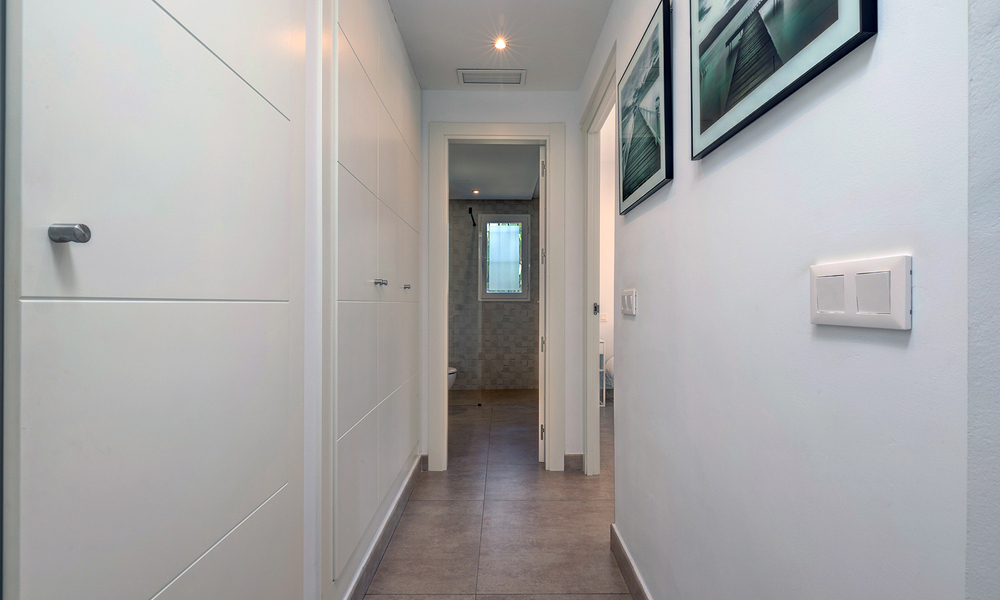 Villa jumelée élégamment rénovée à vendre avec grande piscine privée à Marbella - Benahavis 56405