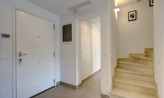 Villa jumelée élégamment rénovée à vendre avec grande piscine privée à Marbella - Benahavis 56411 