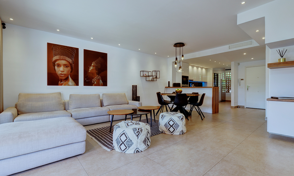Villa jumelée élégamment rénovée à vendre avec grande piscine privée à Marbella - Benahavis 56416