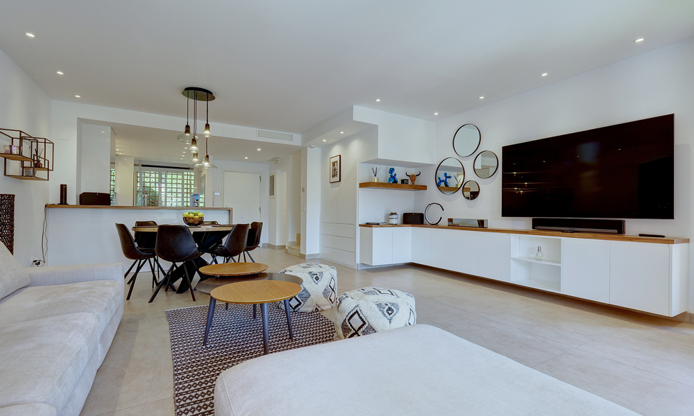 Villa jumelée élégamment rénovée à vendre avec grande piscine privée à Marbella - Benahavis 56418