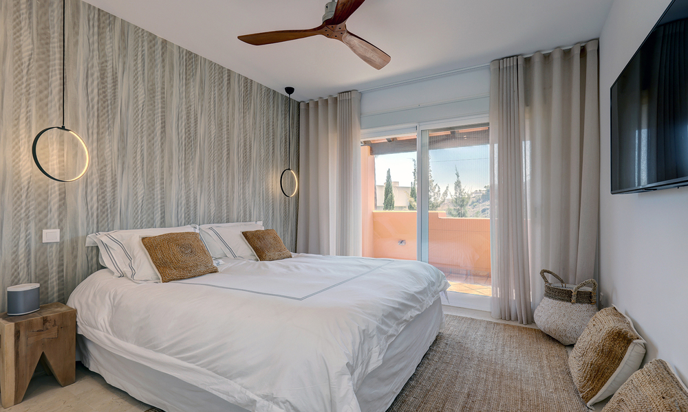 Villa jumelée élégamment rénovée à vendre avec grande piscine privée à Marbella - Benahavis 56419