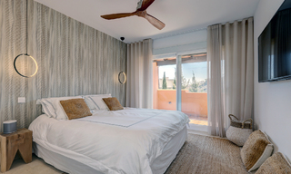 Villa jumelée élégamment rénovée à vendre avec grande piscine privée à Marbella - Benahavis 56419 