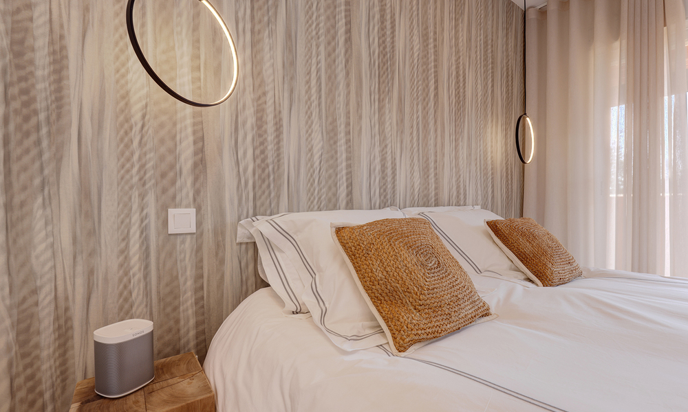 Villa jumelée élégamment rénovée à vendre avec grande piscine privée à Marbella - Benahavis 56420