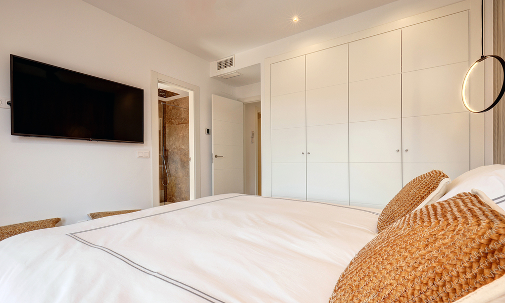 Villa jumelée élégamment rénovée à vendre avec grande piscine privée à Marbella - Benahavis 56421