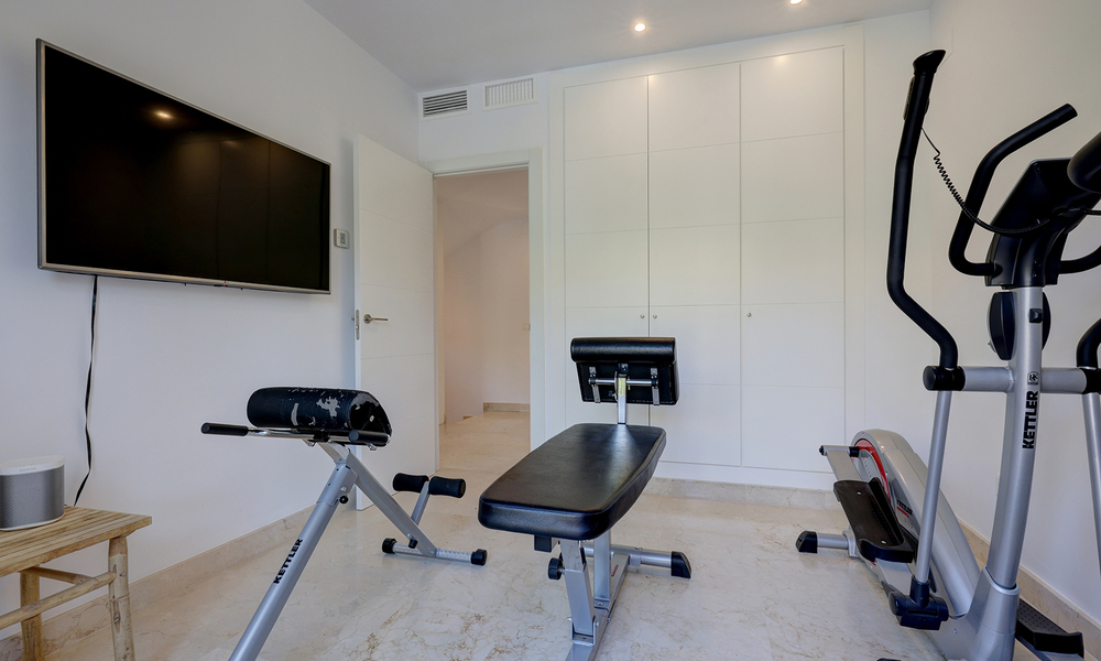 Villa jumelée élégamment rénovée à vendre avec grande piscine privée à Marbella - Benahavis 56428