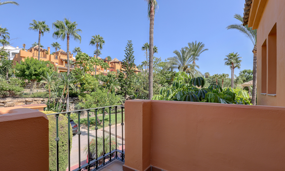Villa jumelée élégamment rénovée à vendre avec grande piscine privée à Marbella - Benahavis 56429