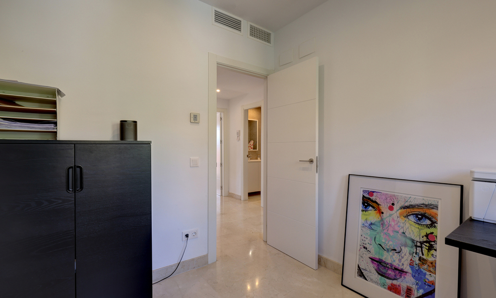 Villa jumelée élégamment rénovée à vendre avec grande piscine privée à Marbella - Benahavis 56431