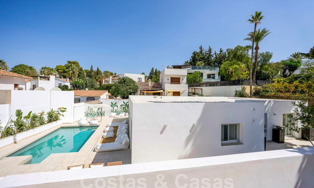 Jolie villa de luxe de style Ibiza à vendre à proximité de toutes les commodités à Nueva Andalucia, Marbella 56915