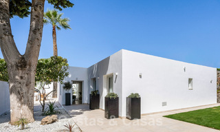 Jolie villa de luxe de style Ibiza à vendre à proximité de toutes les commodités à Nueva Andalucia, Marbella 56921 