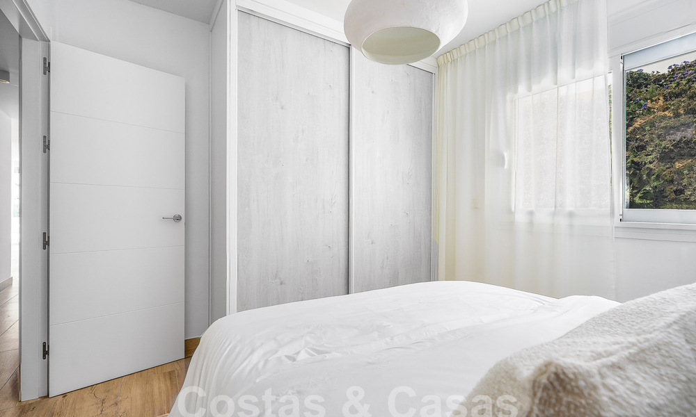 Jolie villa de luxe de style Ibiza à vendre à proximité de toutes les commodités à Nueva Andalucia, Marbella 56932