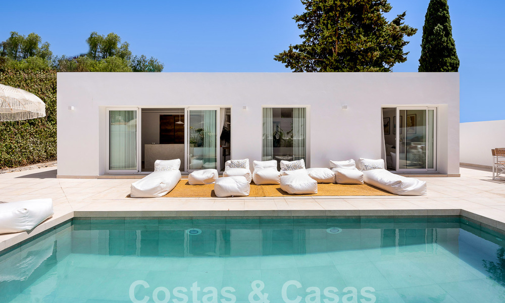 Jolie villa de luxe de style Ibiza à vendre à proximité de toutes les commodités à Nueva Andalucia, Marbella 56933
