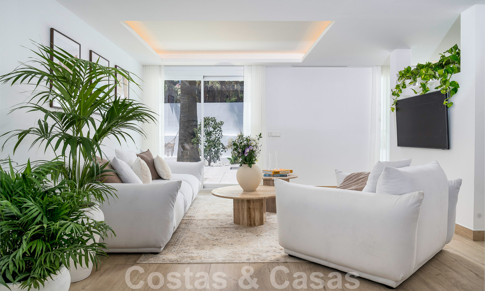 Jolie villa de luxe de style Ibiza à vendre à proximité de toutes les commodités à Nueva Andalucia, Marbella 56937