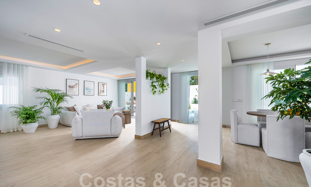 Jolie villa de luxe de style Ibiza à vendre à proximité de toutes les commodités à Nueva Andalucia, Marbella 56942