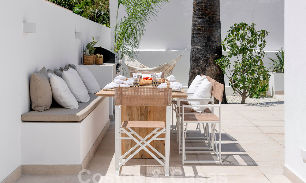 Jolie villa de luxe de style Ibiza à vendre à proximité de toutes les commodités à Nueva Andalucia, Marbella 56943