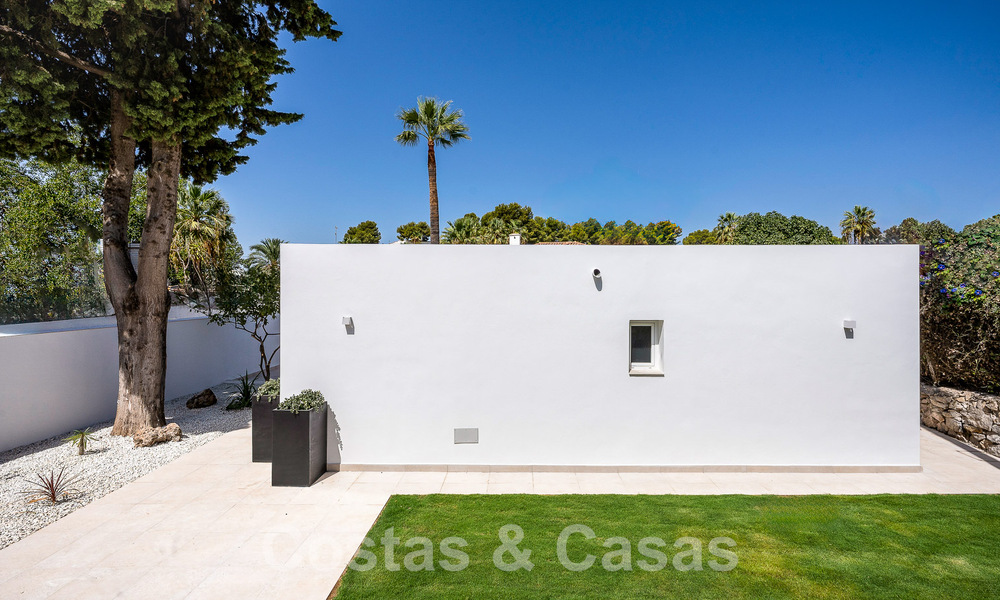 Jolie villa de luxe de style Ibiza à vendre à proximité de toutes les commodités à Nueva Andalucia, Marbella 56950