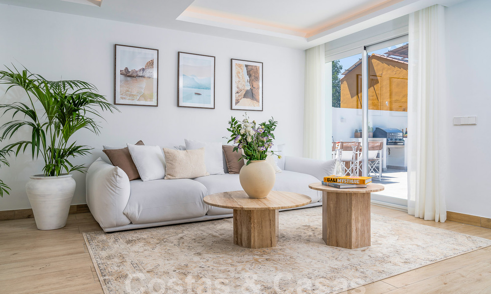 Jolie villa de luxe de style Ibiza à vendre à proximité de toutes les commodités à Nueva Andalucia, Marbella 56954