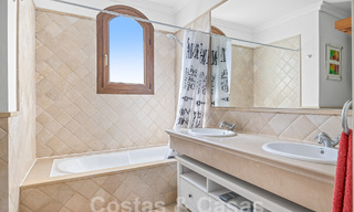Spacieuse maison mitoyenne à vendre avec 4 chambres et vue sur la mer, dans un complexe fermé sur le nouveau Golden Mile entre Marbella et Estepona 57093 