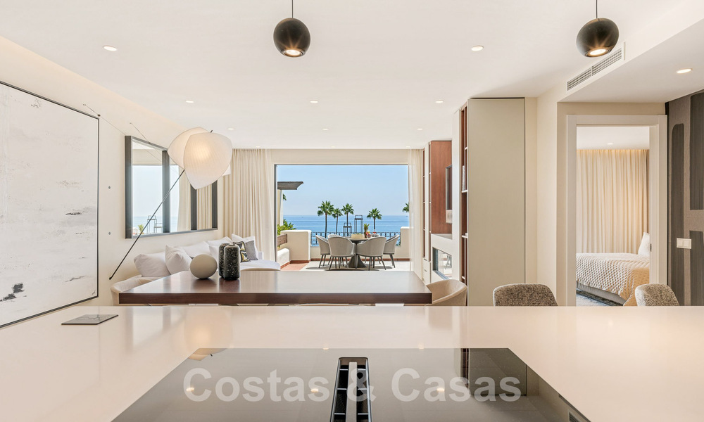Penthouse de luxe à vendre dans un complexe fermé en front de mer avec une vue magnifique sur la mer sur le nouveau Golden Mile entre Marbella et Estepona 56966