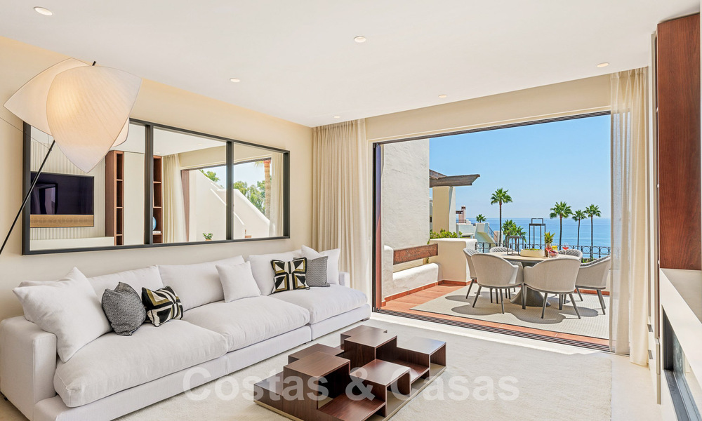 Penthouse de luxe à vendre dans un complexe fermé en front de mer avec une vue magnifique sur la mer sur le nouveau Golden Mile entre Marbella et Estepona 56967